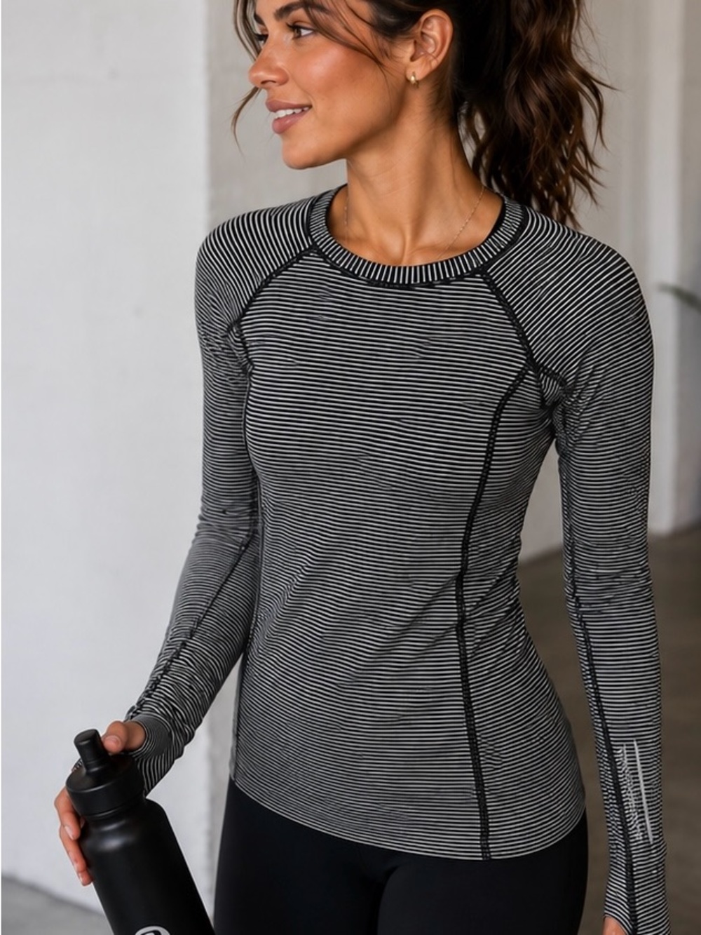 Lululemon Size 4 Black & White Striped Long-Sleeve Running Reflective Top Shirt